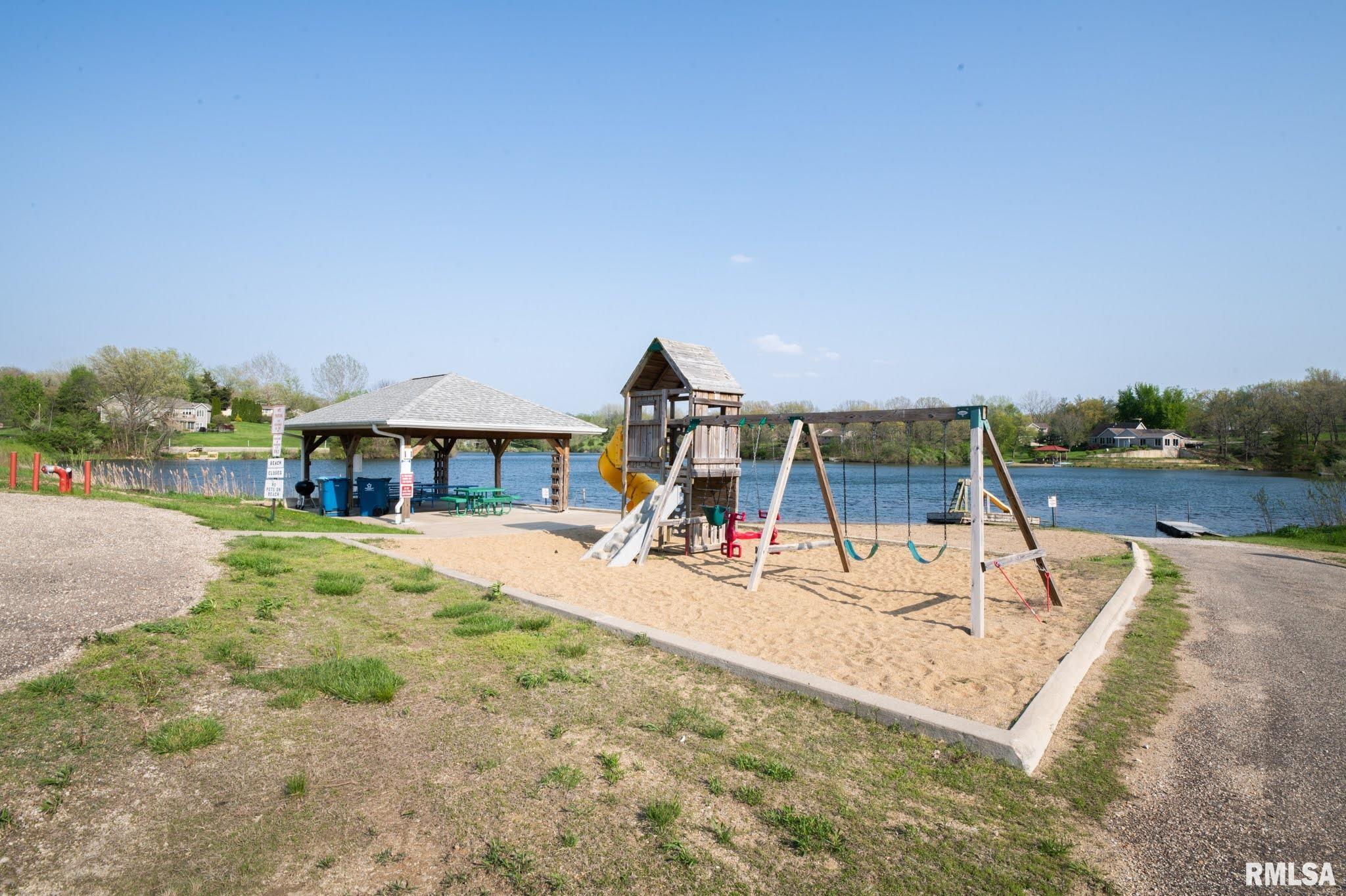 North Apache Path Danvers, IL 61732 - Photo 18 of 20