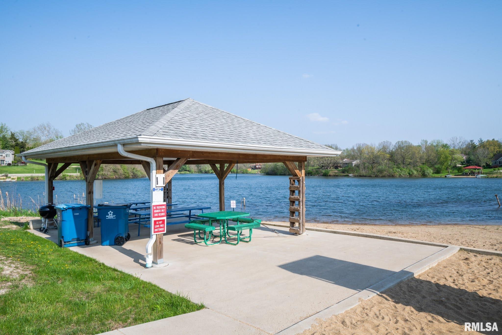 North Apache Path Danvers, IL 61732 - Photo 19 of 20