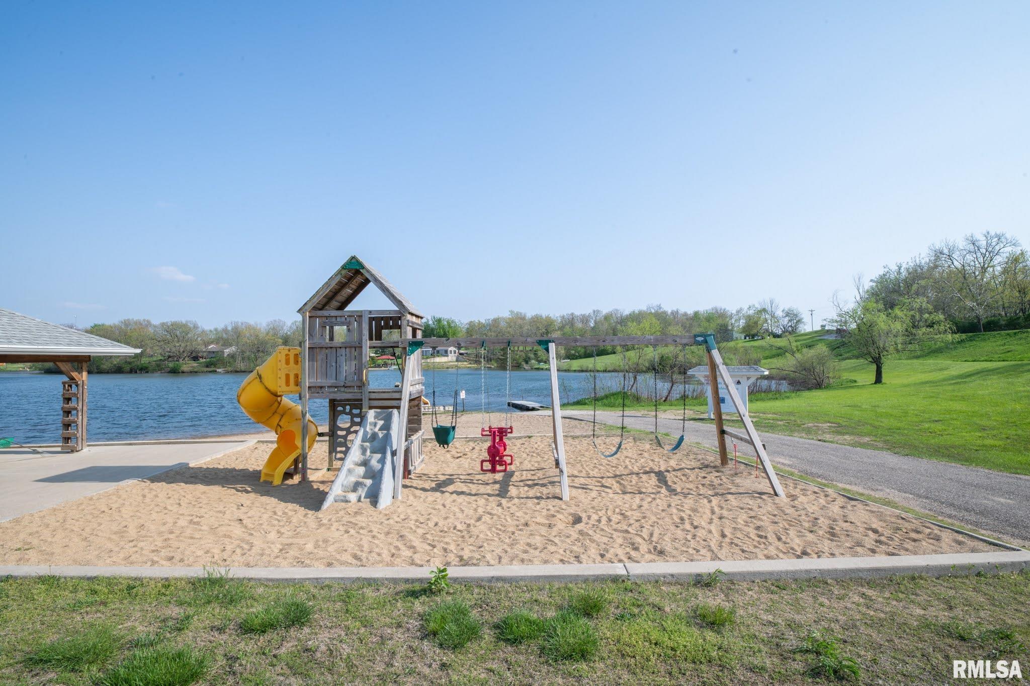 North Apache Path Danvers, IL 61732 - Photo 20 of 20