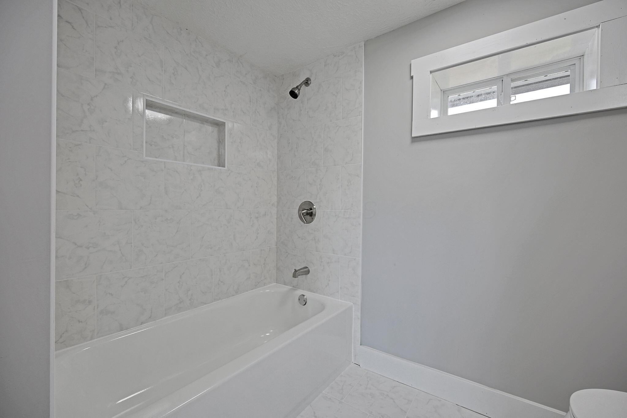 8620 Lithopolis Road Northwest Carroll, OH 43112 - Photo 35 of 50 2nd Level Bath View 2