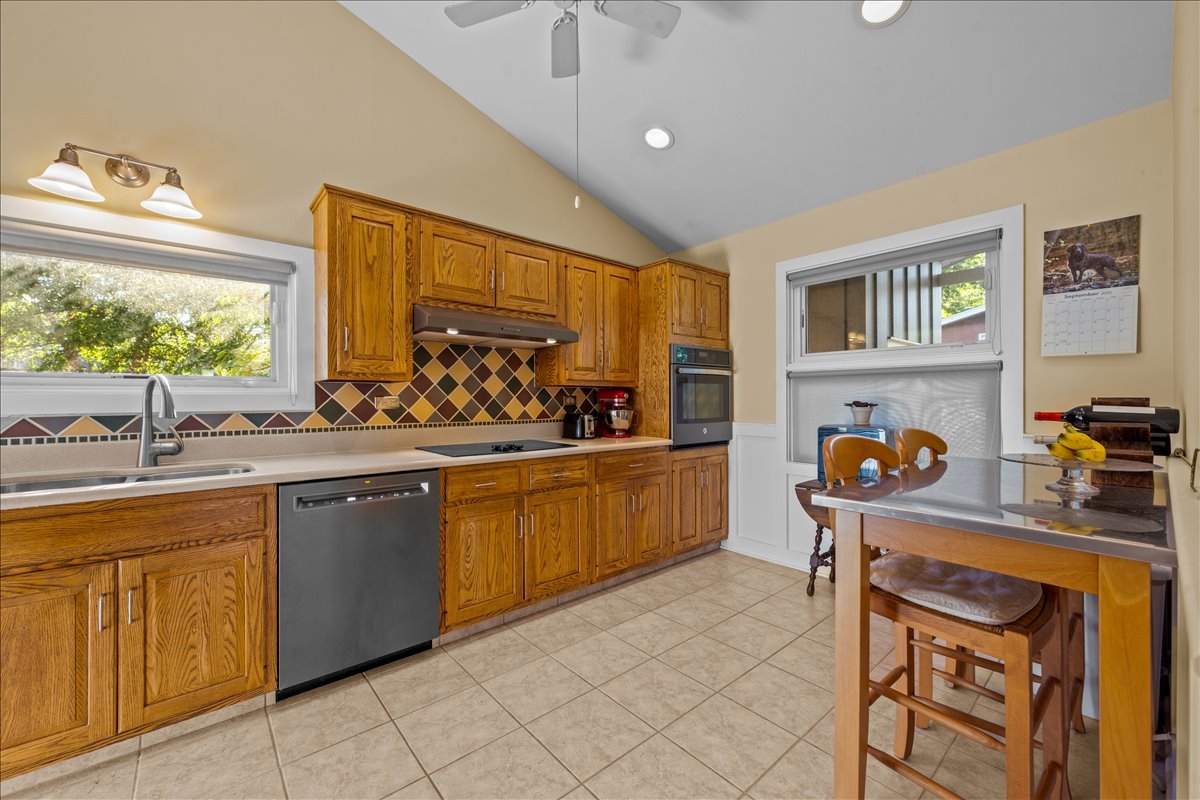 677 Timber Hill Road Deerfield, IL 60015 - Photo 7 of 19