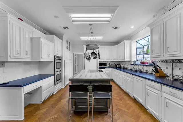 $696,000 | 6 Heritage Court, Grand Prairie, TX 75050