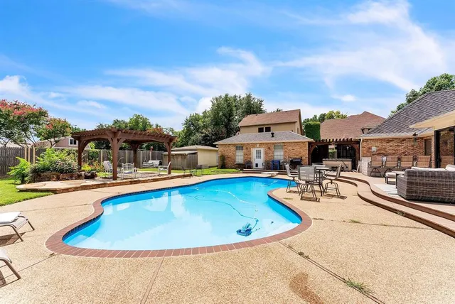 $696,000 | 6 Heritage Court, Grand Prairie, TX 75050