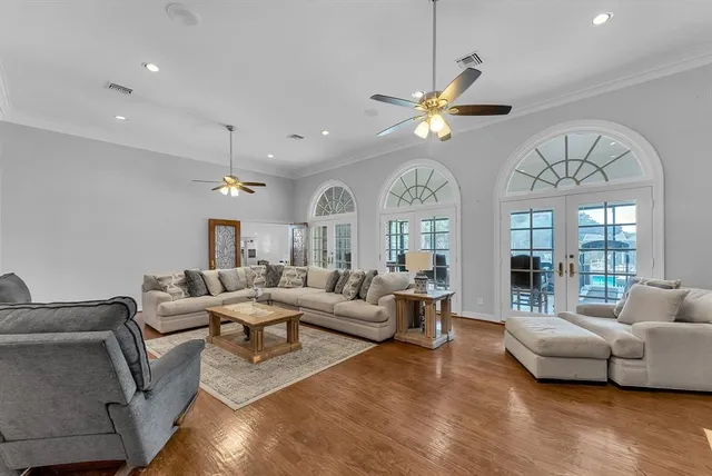 $696,000 | 6 Heritage Court, Grand Prairie, TX 75050