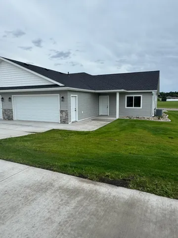 $434,900 | 1055 Village Lane, Detroit Lakes, MN 56501