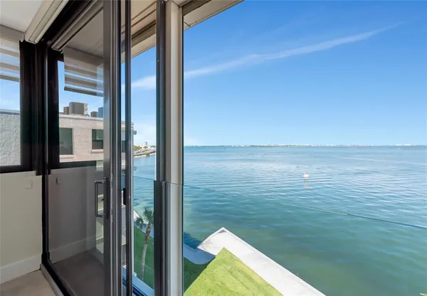$6,000 | 101 Sunset Drive, Unit PH3, Sarasota, FL 34236