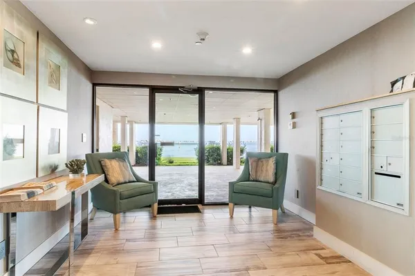 $6,000 | 101 Sunset Drive, Unit PH3, Sarasota, FL 34236