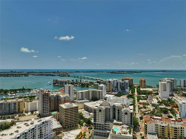 $6,000 | 101 Sunset Drive, Unit PH3, Sarasota, FL 34236