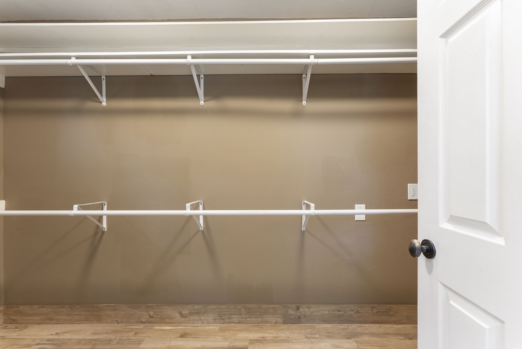 98 South Wilde Yaupon Court Spring, TX 77381 - Photo 14 of 49 Spacious walk-in closet provides ample room to keep everything organized.