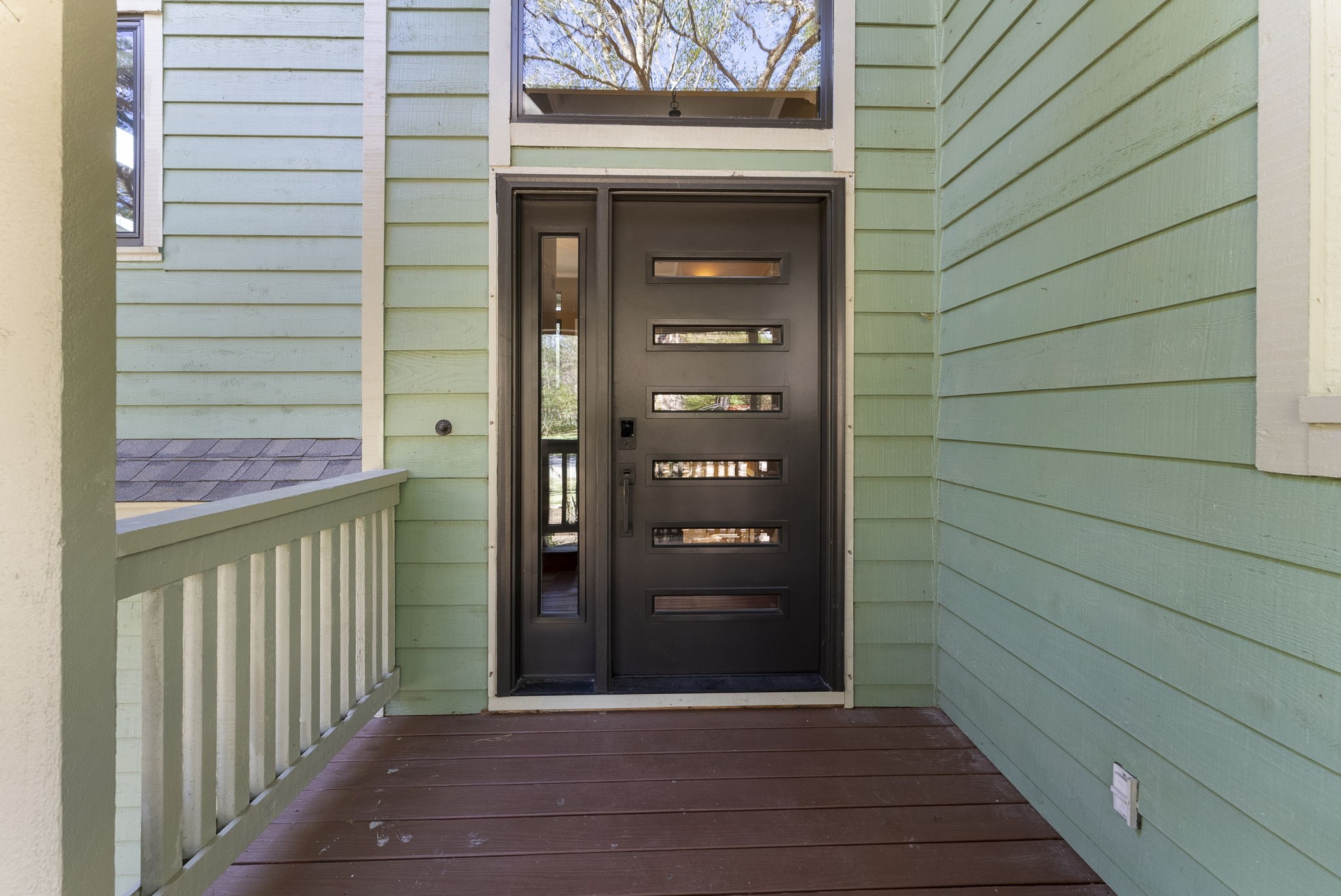 98 South Wilde Yaupon Court Spring, TX 77381 - Photo 2 of 49 Beautiful front door adds elegance and sets the tone for the home’s interior.