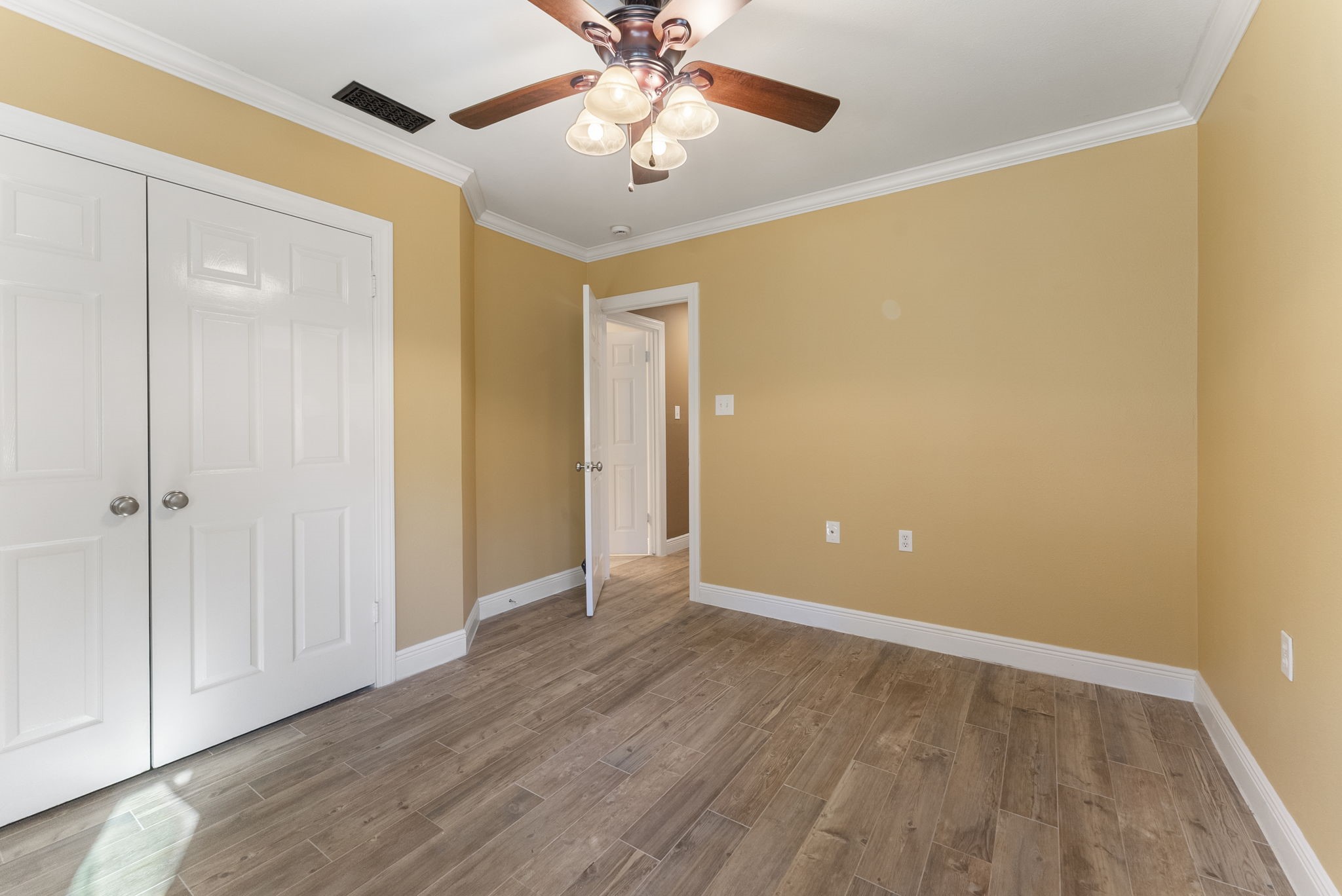 98 South Wilde Yaupon Court Spring, TX 77381 - Photo 24 of 49 Secondary bedroom #3