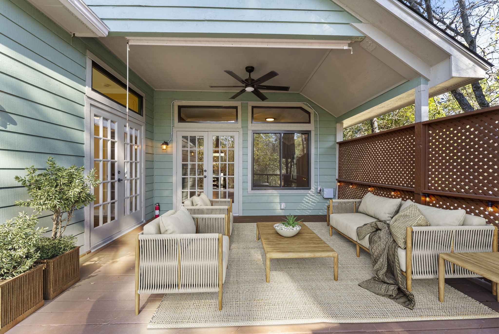 98 South Wilde Yaupon Court Spring, TX 77381 - Photo 32 of 49 Deck on the second floor. Great space for entertaining!