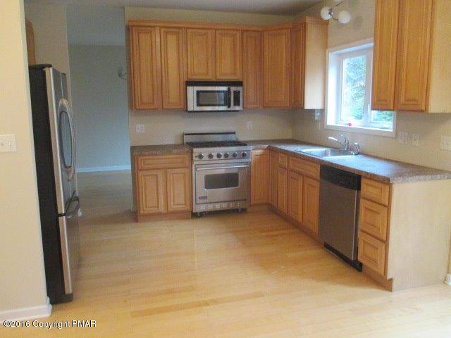 5113 Goose Pond Road Tobyhanna, PA 18466 - Photo 4 of 17 KITCHEN