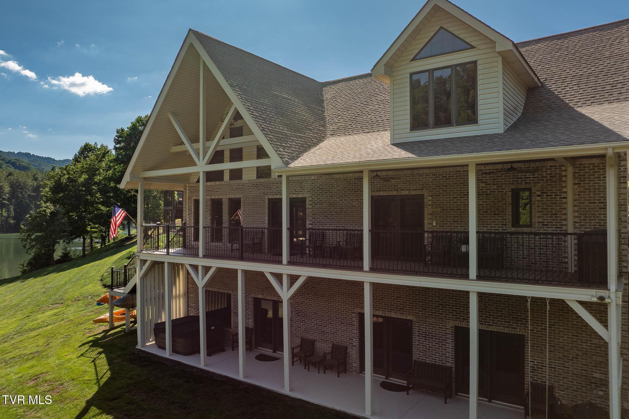 285 Cable Hollow Road Butler, TN 37640 - Photo 8 of 110 285 Cable Hollow Road (30 of 139)