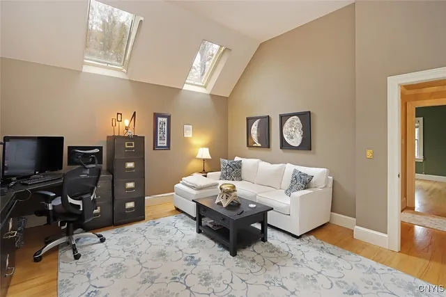 $999,900 | 8428 Hobnail Road, Manlius, NY 13104