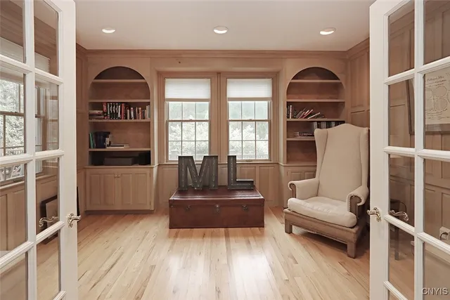 $999,900 | 8428 Hobnail Road, Manlius, NY 13104