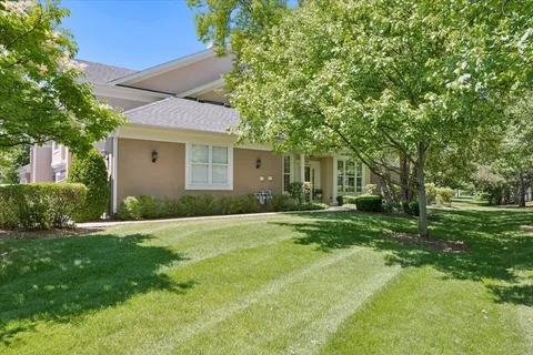 $575,000 | 3042 Lexington Lane, Unit 3R41, Glenview, IL 60026