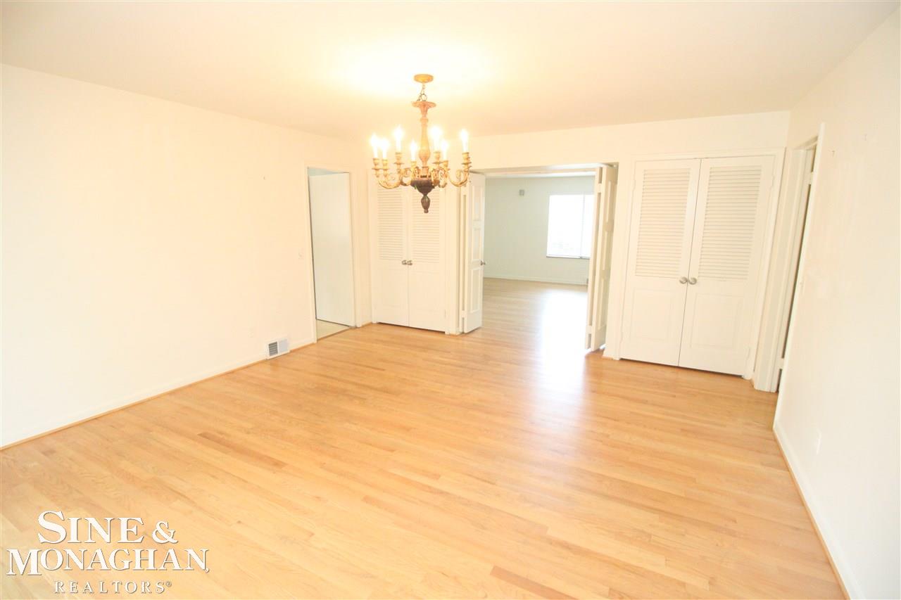 781 Harcourt Road Grosse Pointe, MI 48230 - Photo 13 of 36