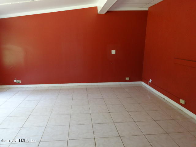 9765 Cunningham Road Jacksonville, FL 32246 - Photo 7 of 13 a view of room