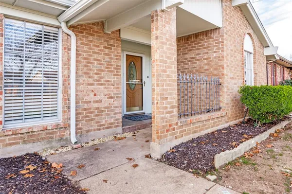 $334,900 | 2730 Moonriver Lane, Farmers Branch, TX 75234