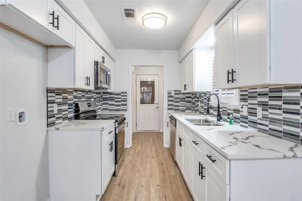 $334,900 | 2730 Moonriver Lane, Farmers Branch, TX 75234