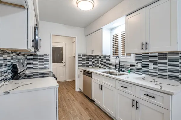 $334,900 | 2730 Moonriver Lane, Farmers Branch, TX 75234