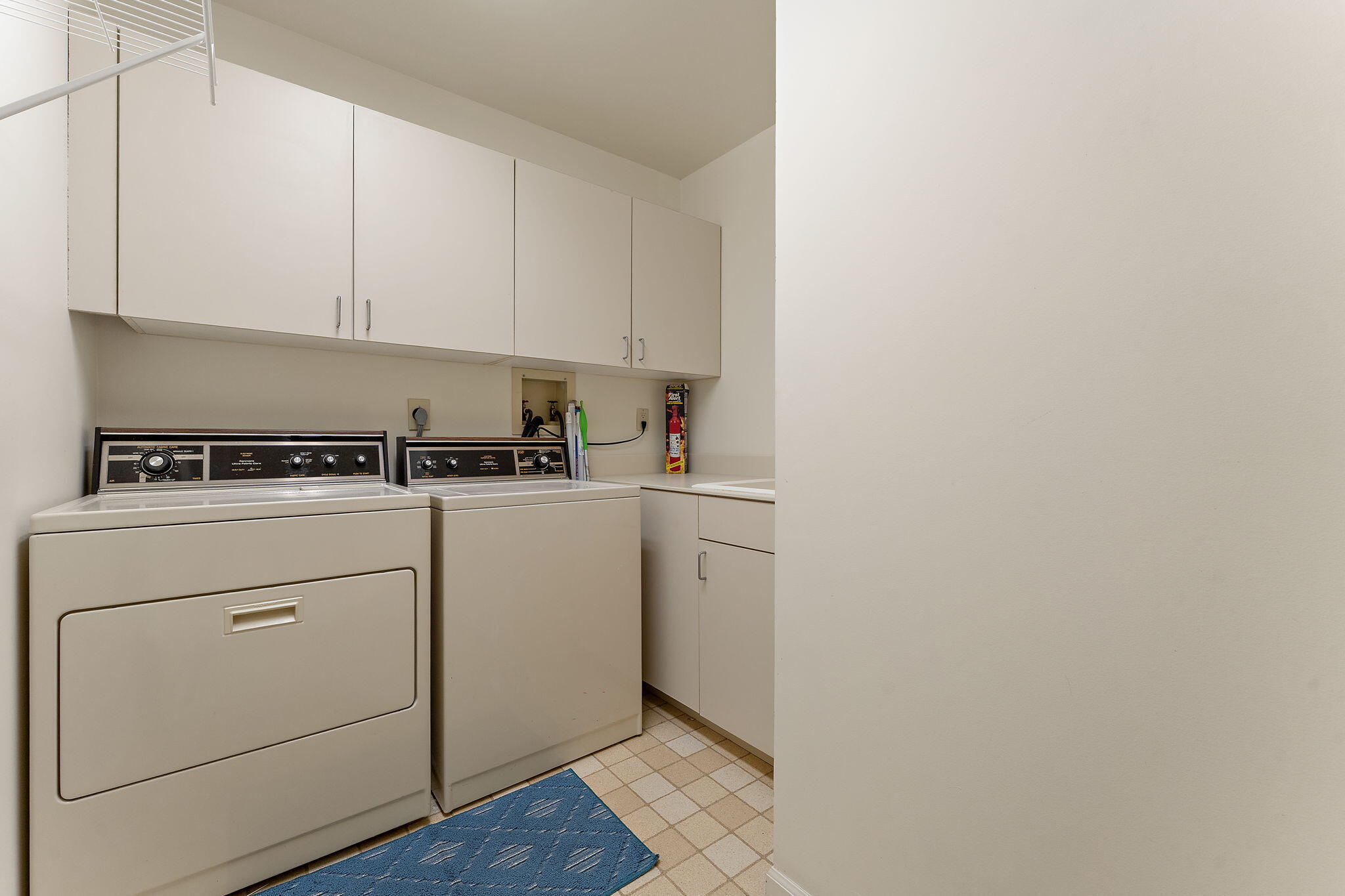 910 Ridge Road, Unit 203 Munster, IN 46321 - Photo 25 of 31 2048x1365