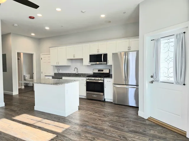 $1,900 | 2 Railroad Avenue, Unit 101, Merrimack, NH 03054