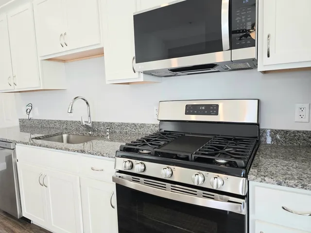 $1,900 | 2 Railroad Avenue, Unit 101, Merrimack, NH 03054