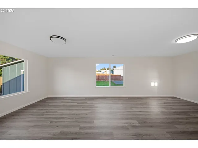 $470,000 | 87831 Astor Lane, Bandon, OR 97411