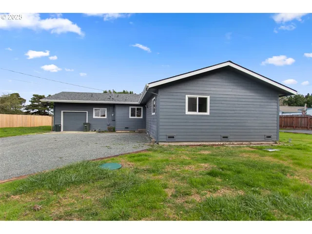 $470,000 | 87831 Astor Lane, Bandon, OR 97411