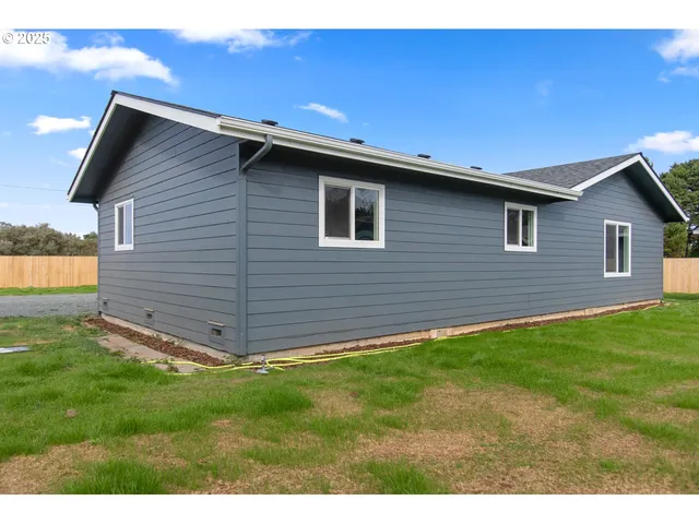 $470,000 | 87831 Astor Lane, Bandon, OR 97411