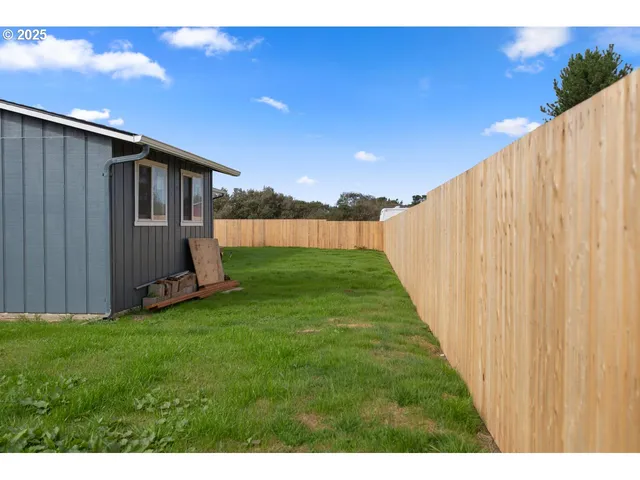 $470,000 | 87831 Astor Lane, Bandon, OR 97411