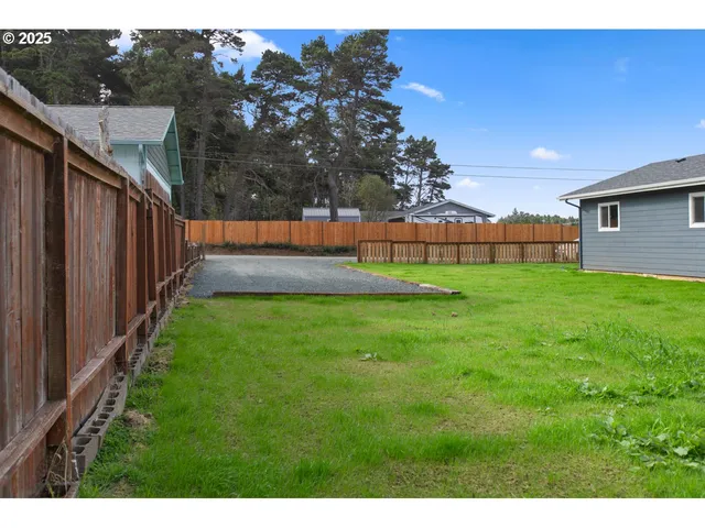 $470,000 | 87831 Astor Lane, Bandon, OR 97411