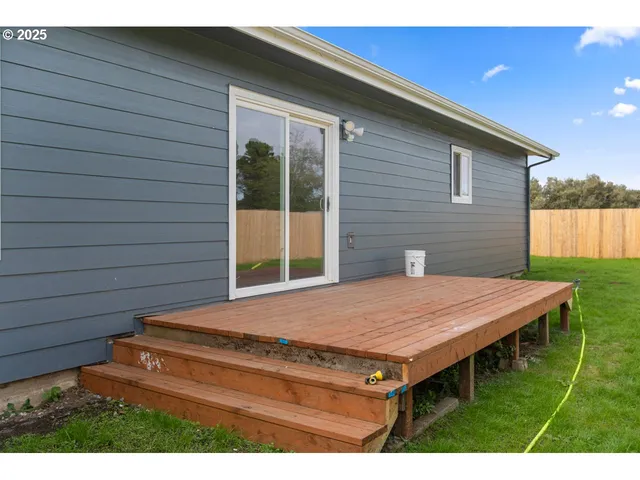 $470,000 | 87831 Astor Lane, Bandon, OR 97411