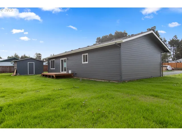 $470,000 | 87831 Astor Lane, Bandon, OR 97411