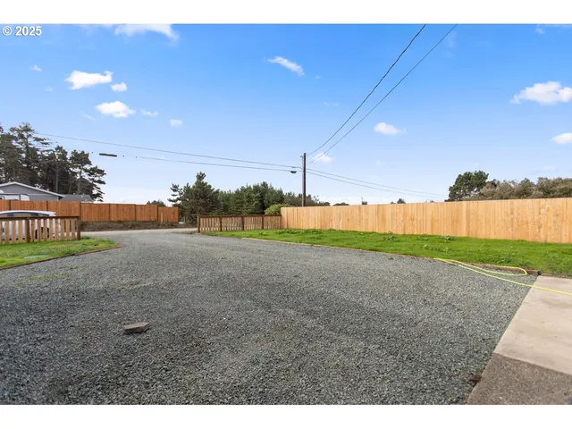 $470,000 | 87831 Astor Lane, Bandon, OR 97411