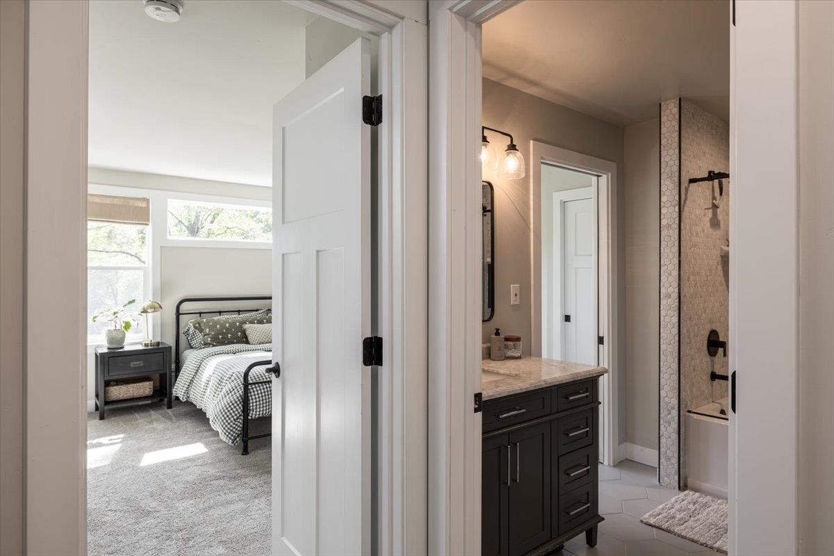 4963 Del Haven Road Placerville, CA 95667 - Photo 26 of 53 a en suite bathroom with a sink double vanity