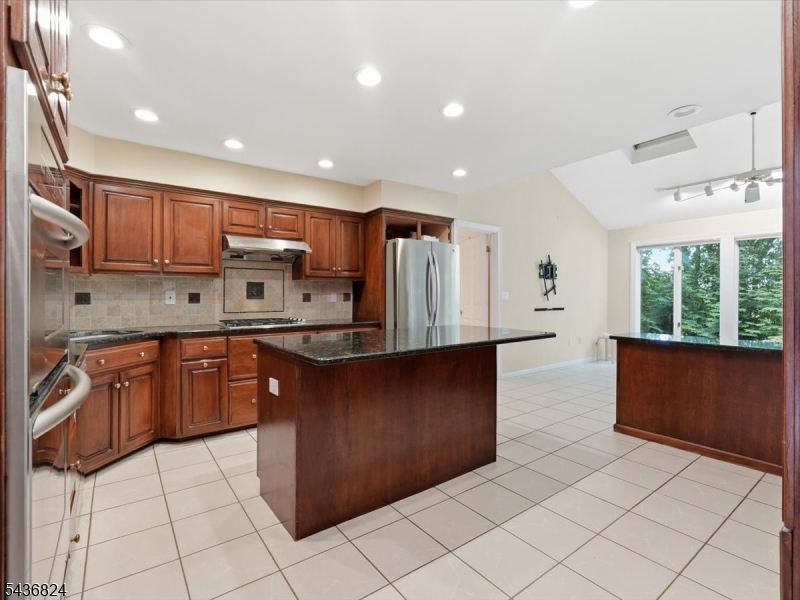 1079 Hoffman Road Bridgewater, NJ 08807 - Photo 15 of 50
