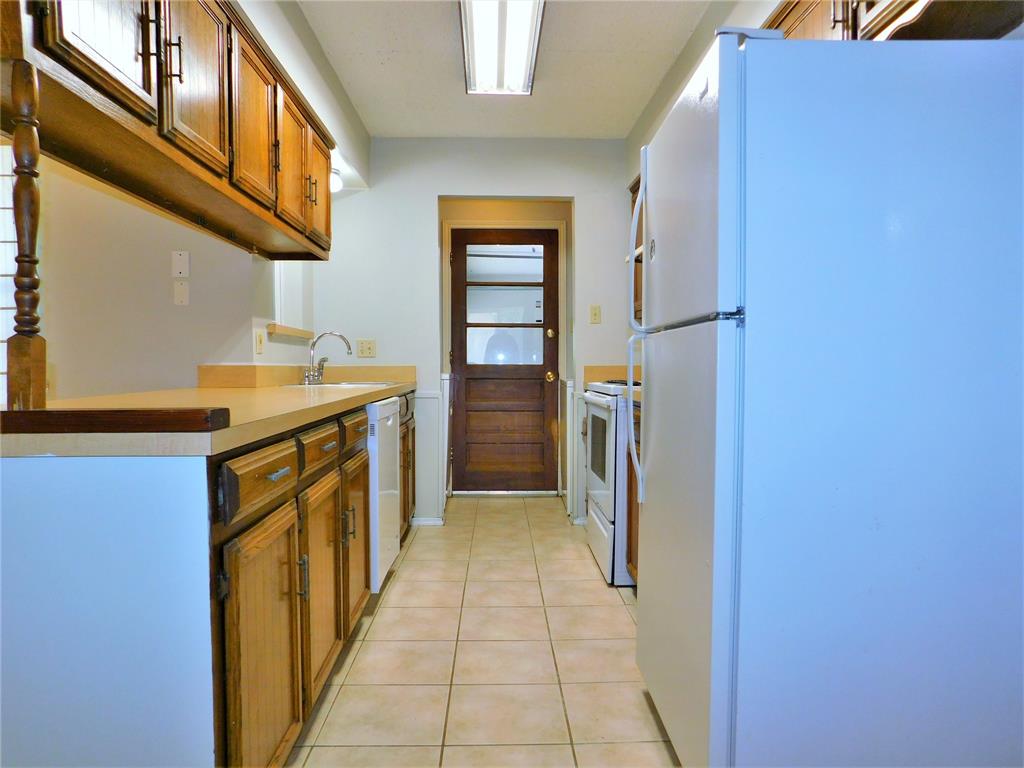 2716 Mill Pond Road Denton, TX 76209 - Photo 8 of 28