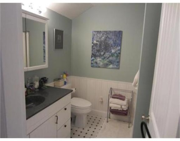 17 Beacon Road Webster, MA 01570 - Photo 24 of 30 Gallery Image 24