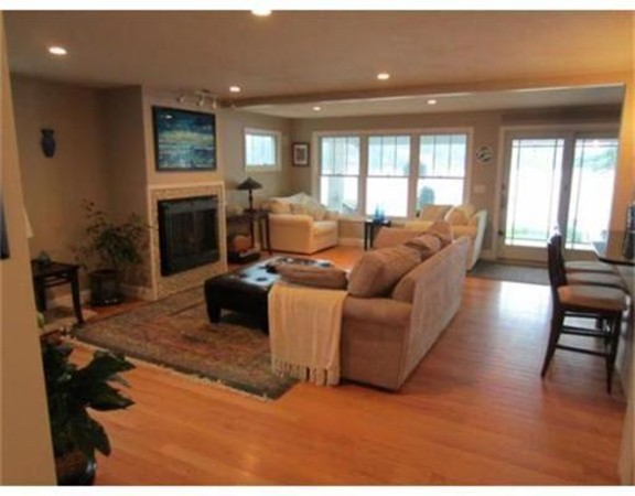 17 Beacon Road Webster, MA 01570 - Photo 8 of 30 Gallery Image 8