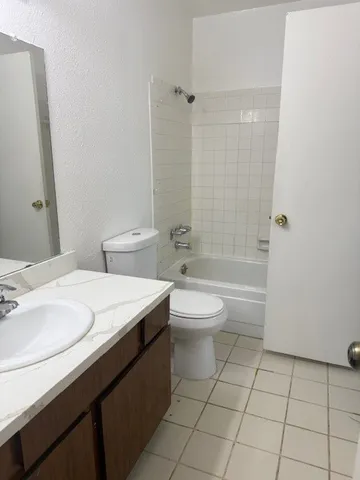 $900 | 8323 Wilcrest Drive, Unit 8004, Houston, TX 77072