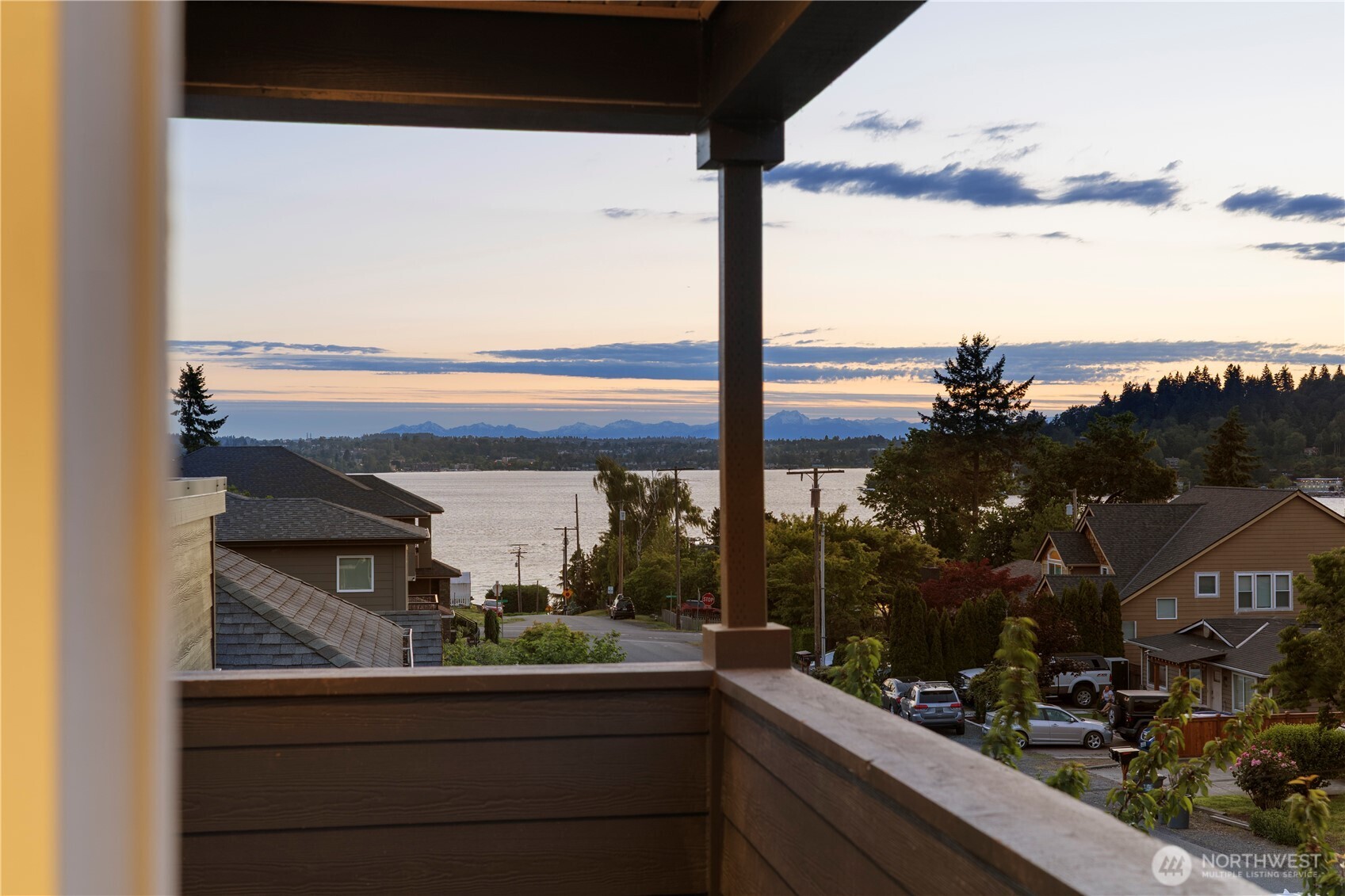 1005 North 33rd Street Renton, WA 98056 - Photo 3 of 36 a view of sky from window