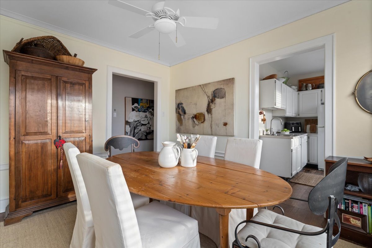 594 Sheridan Square, Unit 3 Evanston, IL 60202 - Photo 8 of 14 a view of a dining room with furniture