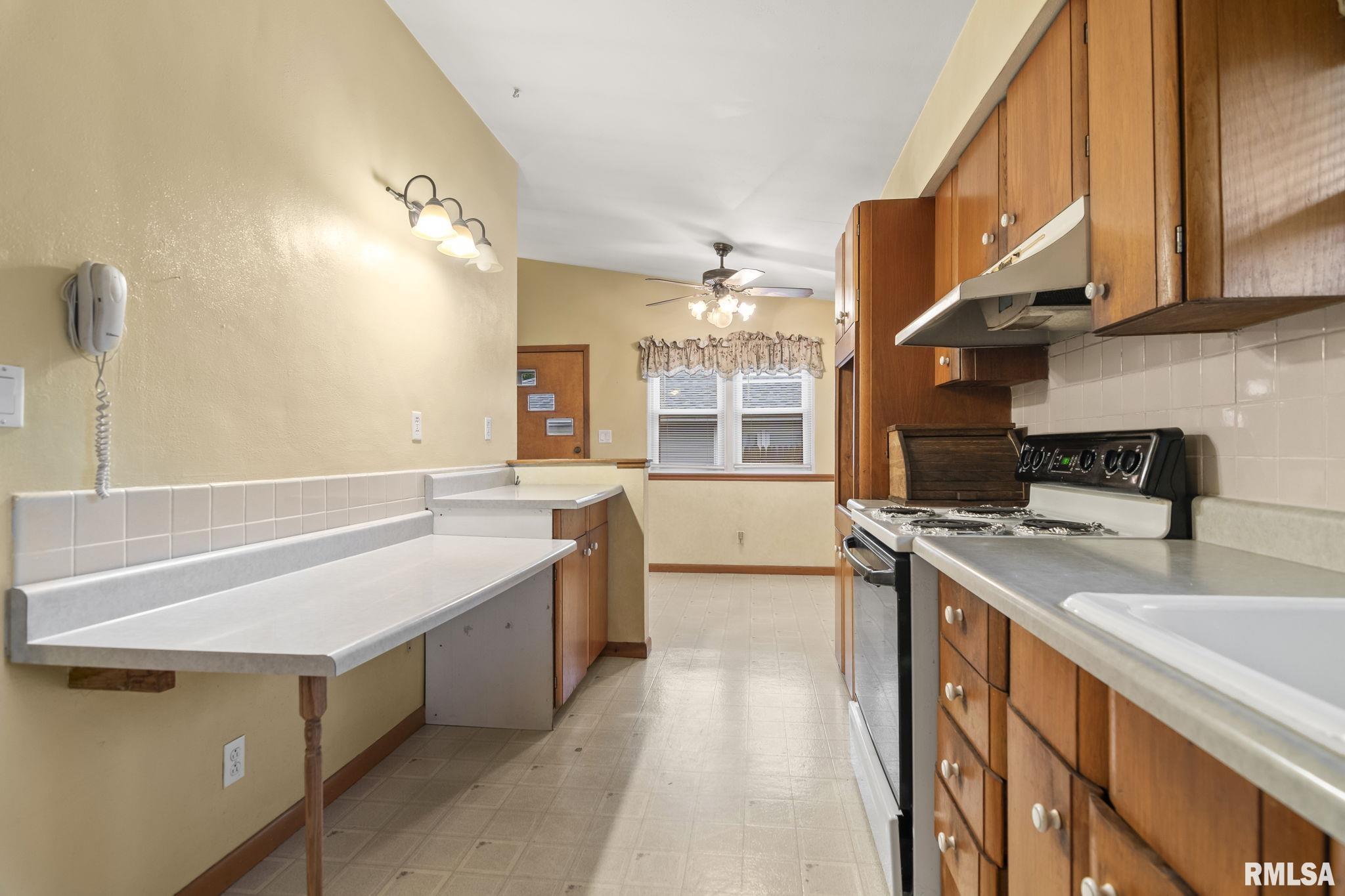 11 St Cabrini Court Springfield, IL 62702 - Photo 11 of 35 Gallery Image 11