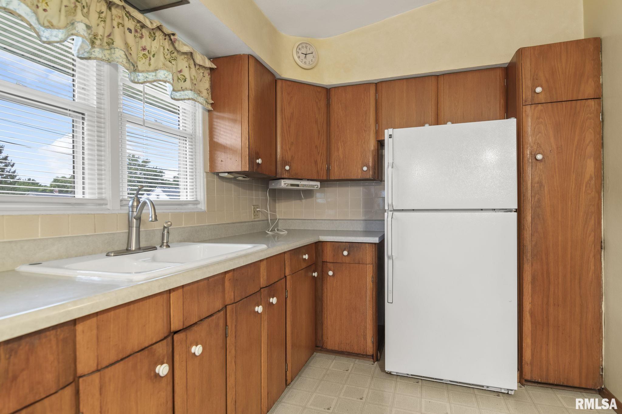 11 St Cabrini Court Springfield, IL 62702 - Photo 12 of 35 Gallery Image 12