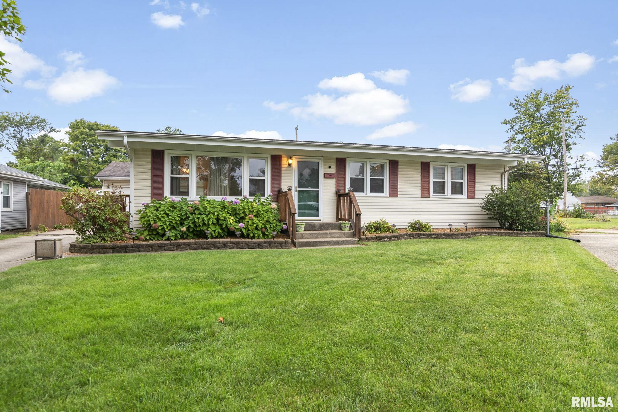 11 St Cabrini Court Springfield, IL 62702 - Photo 3 of 35 Gallery Image 3