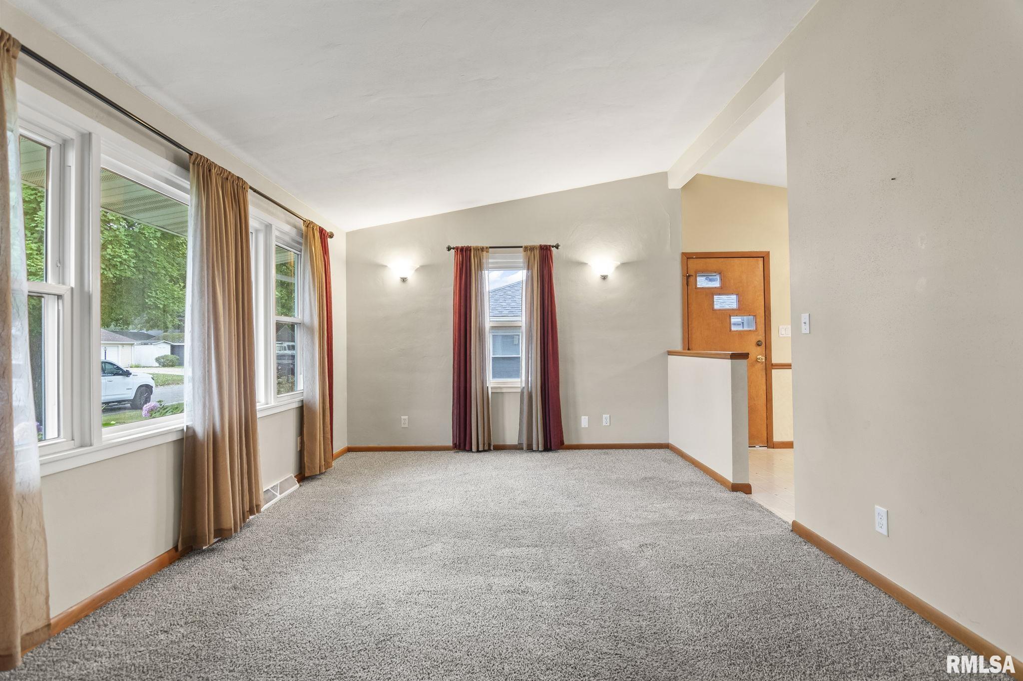 11 St Cabrini Court Springfield, IL 62702 - Photo 5 of 35 Gallery Image 5