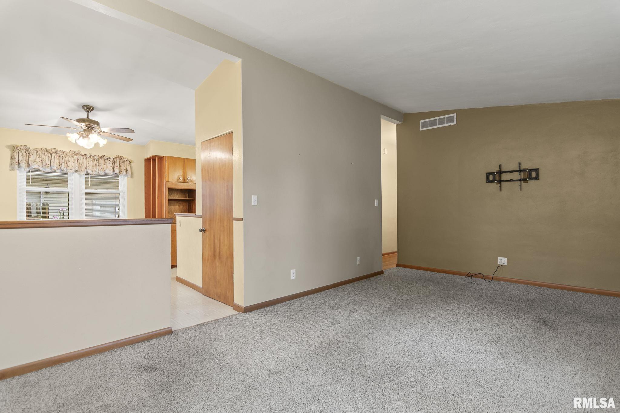11 St Cabrini Court Springfield, IL 62702 - Photo 8 of 35 Gallery Image 8